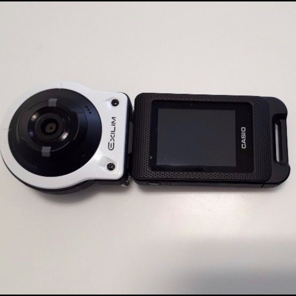 Casio exilim fr-100 digital SLR camera.